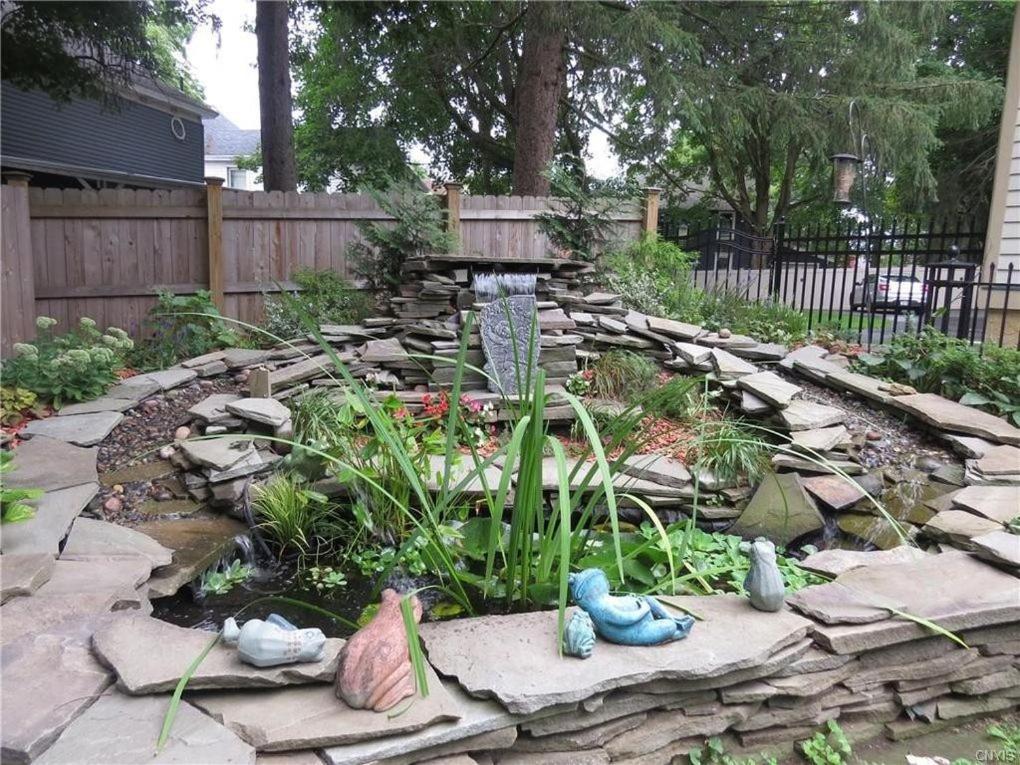 Raindrops On Roses Bed & Breakfast Herkimer Luaran gambar